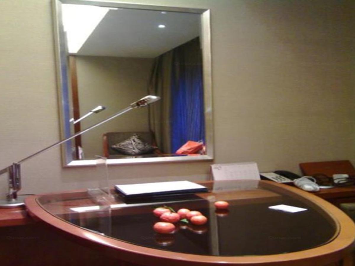Gloria Grand Hotel Wuxi Vuhszi Kültér fotó